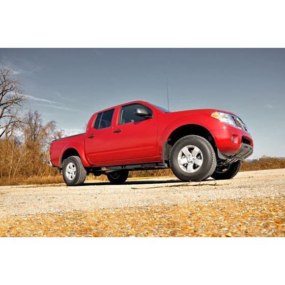 2.5 Inch Nissan Suspension Lift Kit Red 05-19 Frontier/Xterra Rough Country 4
