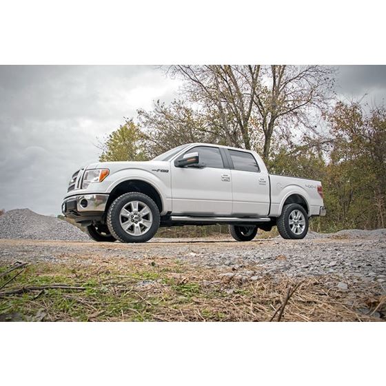 2 Inch Leveling Lift Kit Lifted Struts and V2 Shocks 0913 F150 4