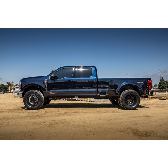 2023 Ford F-250/F-350 4WD 2.5" Lift Stage 3 Suspension System w/ Radius Arms (K62563R) 4